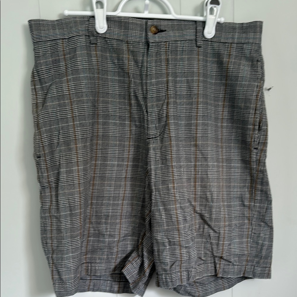 Greg Norman Golf Gray Plaid Men's Shorts